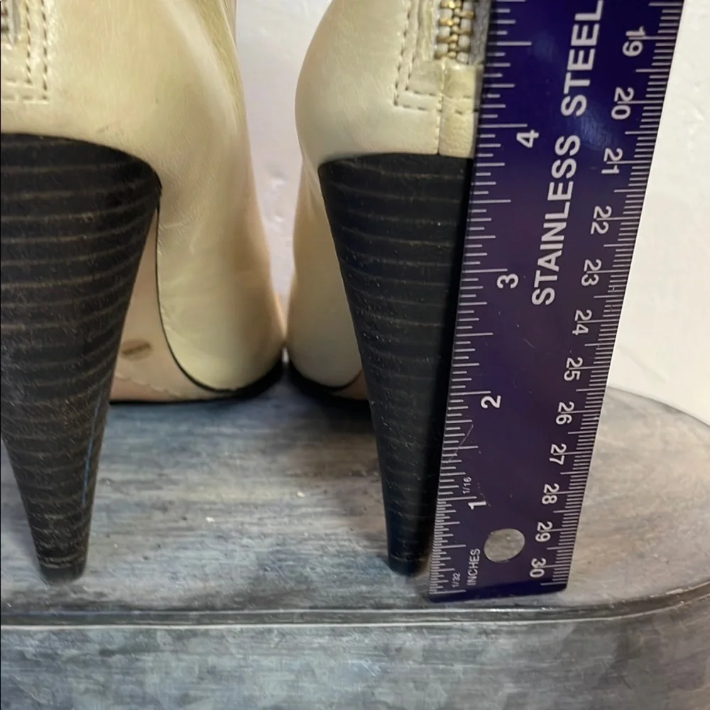 #0174-C Vince Camuto Smooth Leather Cream Open Toe High-Heeled Booties-6.5 - Picture 9 of 12